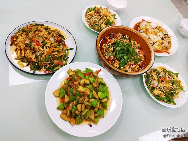 豐盛的晚餐，會發(fā)胖的哦！