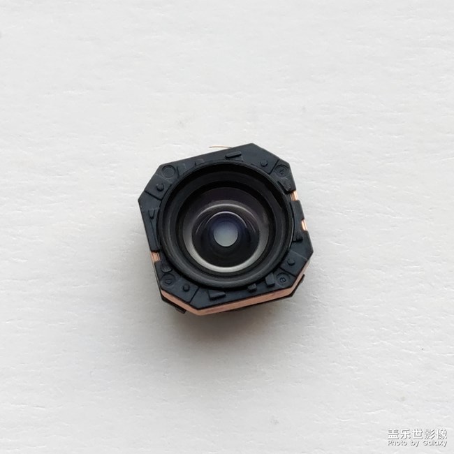 拆了一個攝像頭給大家看看內(nèi)部結(jié)構(gòu)