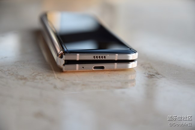 額姐嚶Galaxy W20外觀簡(jiǎn)析：精致大方的超炫逼格手機(jī)