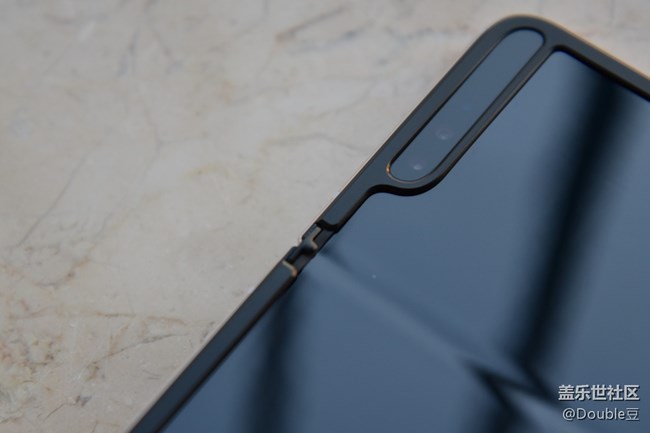 額姐嚶Galaxy W20外觀簡(jiǎn)析：精致大方的超炫逼格手機(jī)