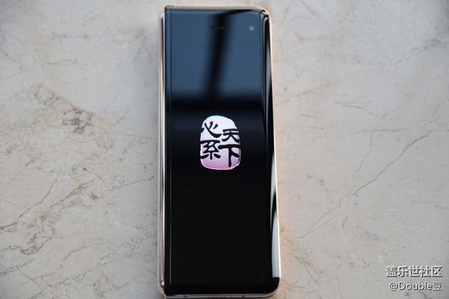 額姐嚶Galaxy W20外觀簡(jiǎn)析：精致大方的超炫逼格手機(jī)