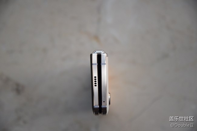 額姐嚶Galaxy W20外觀簡(jiǎn)析：精致大方的超炫逼格手機(jī)