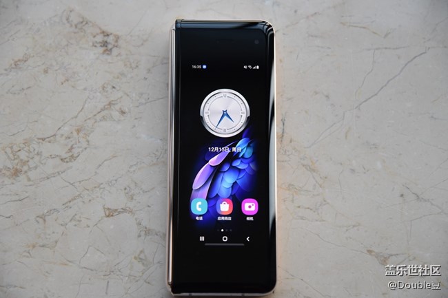 額姐嚶Galaxy W20外觀簡(jiǎn)析：精致大方的超炫逼格手機(jī)