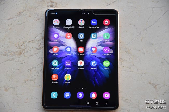 額姐嚶Galaxy W20外觀簡(jiǎn)析：精致大方的超炫逼格手機(jī)