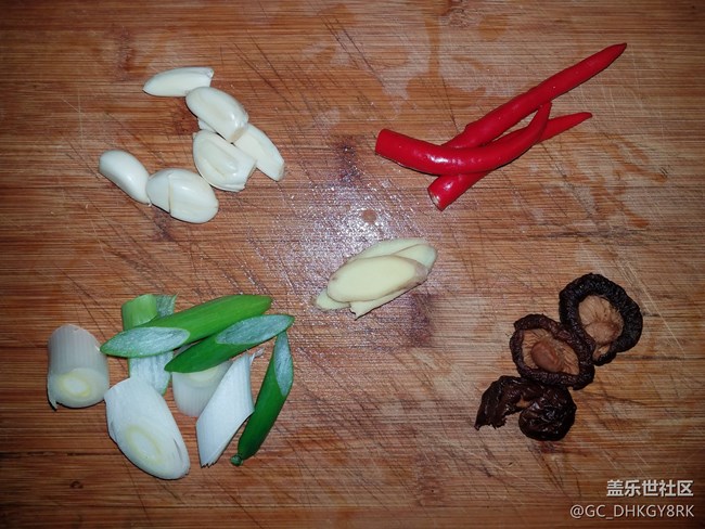 【年末美食】+紅燒魚(yú)頭燉豆腐 【年末美食】+紅燒魚(yú)頭燉豆腐