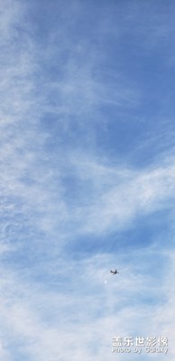 保護(hù)環(huán)境，擁有美麗的藍(lán)天。