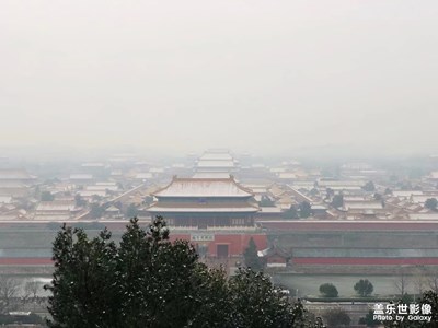 算不清第幾場(chǎng)雪了，景山上取景