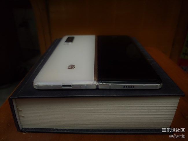 三星W20 5G 從翻蓋到折疊的真誠之做