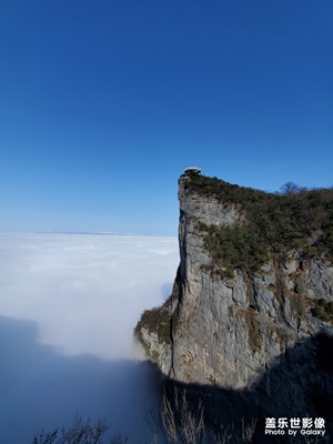 天門山踏云而歸