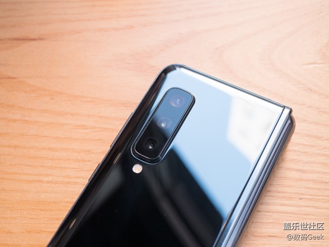 第一次參加星部落線下活動(dòng)，就嘗試到了Galaxy Fold的魅力