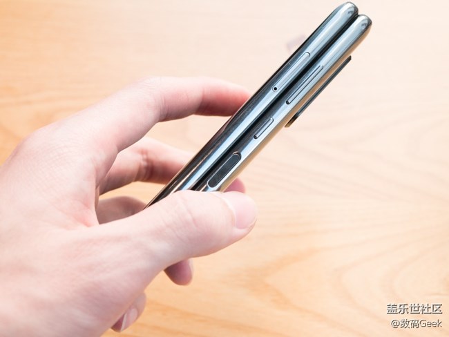 第一次參加星部落線下活動(dòng)，就嘗試到了Galaxy Fold的魅力