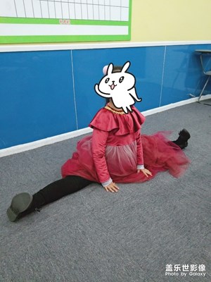 【雙旦驚喜】+學(xué)生課間給我表演劈叉和下腰哈哈哈
