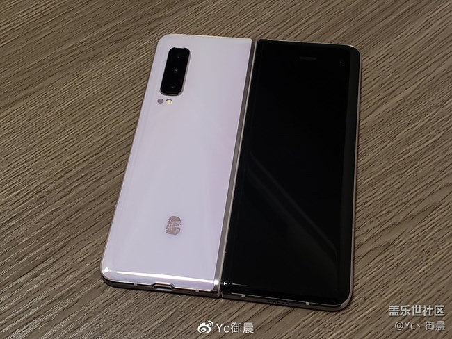 大大大屏幕，有大大大夢想——三星W20折疊屏手機(jī)上手體驗(yàn)