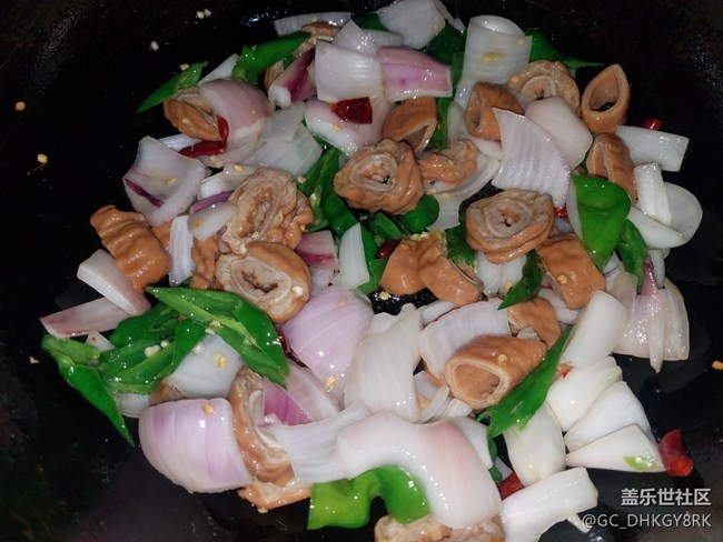 【我的跨年大餐】+洋蔥炒大腸