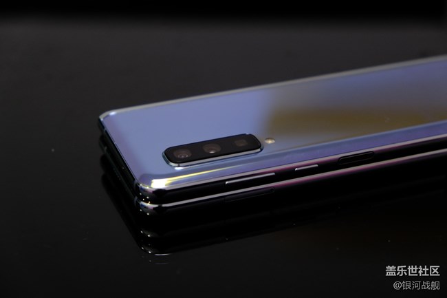 Galaxy Fold-剪影的你輪廓太好看