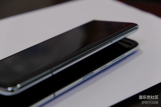 Galaxy Fold-剪影的你輪廓太好看