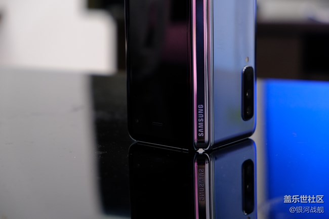 Galaxy Fold-剪影的你輪廓太好看