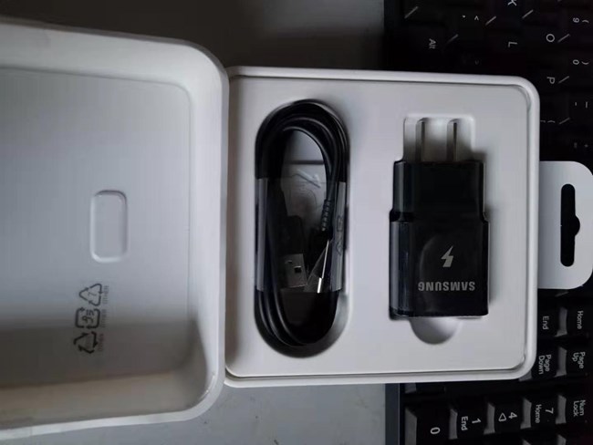 12月30日星幣商城搶到的充電器居然收到了