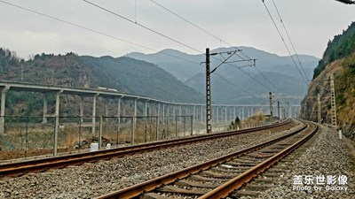 寶成鐵路和京昆高速