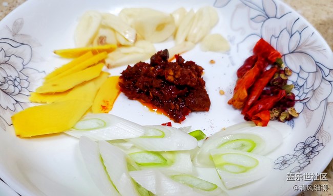 【自作家常菜】+爆炒琥珀翡翠光