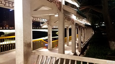 【明亮的夜】+開放式公園的夜