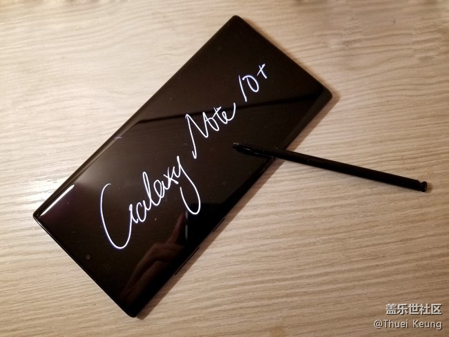 超高屏占比配Spen