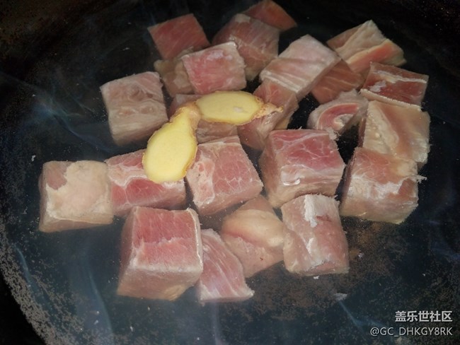 【新年團(tuán)圓飯】+胡蘿卜燒牛肉