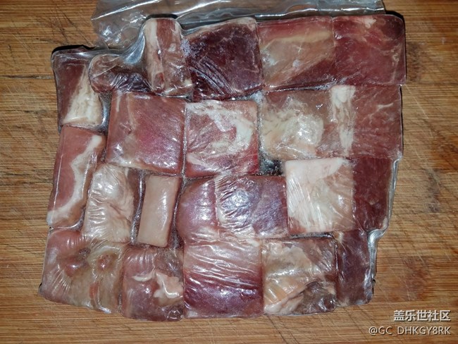 【新年團(tuán)圓飯】+胡蘿卜燒牛肉