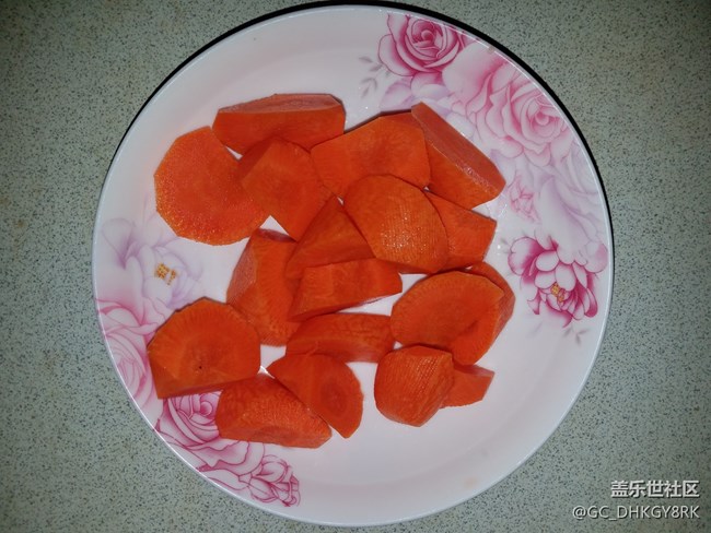 【新年團(tuán)圓飯】+胡蘿卜燒牛肉