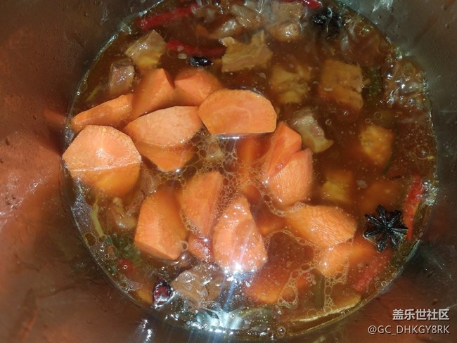 【新年團(tuán)圓飯】+胡蘿卜燒牛肉