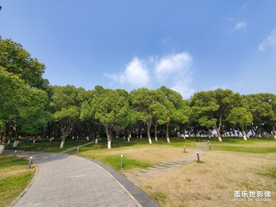 在家憋太久，出來(lái)呼吸一下新鮮空氣