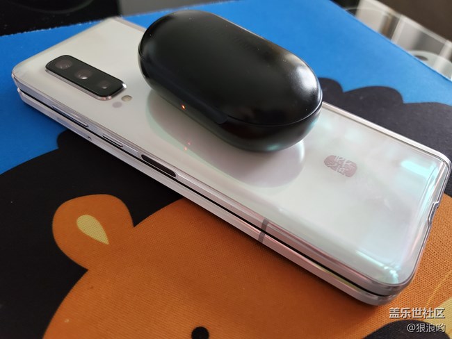 三星W20 5G：全新形態(tài) 超越期待