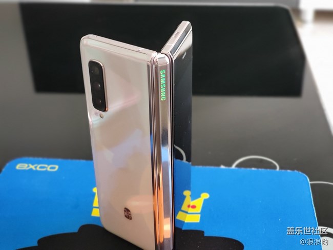 三星W20 5G：全新形態(tài) 超越期待