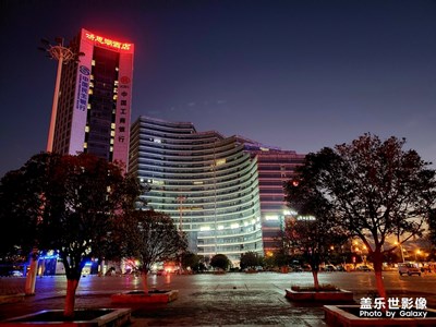 這個(gè)節(jié)日夜