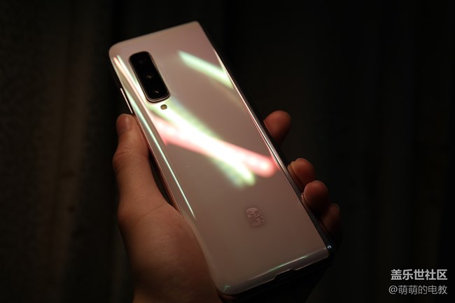 打開未來-三星W20 5G評測