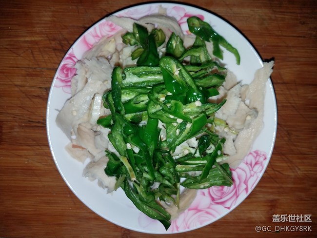 【家常菜】+青椒手撕面筋 【家常菜】+青椒手撕面筋