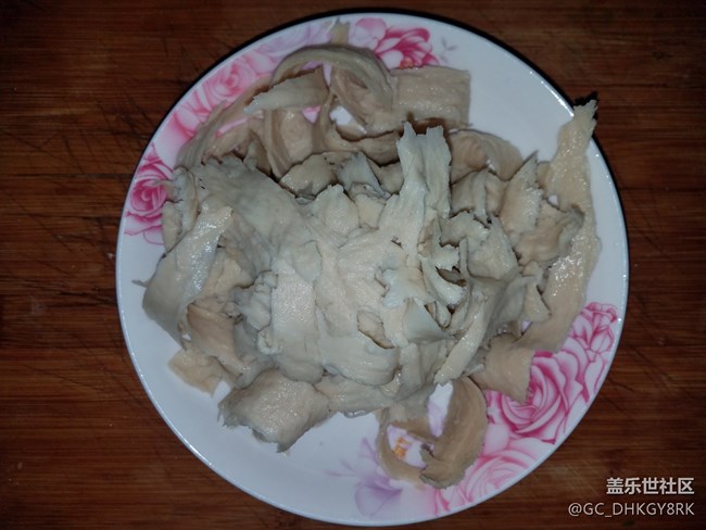 【家常菜】+青椒手撕面筋 【家常菜】+青椒手撕面筋