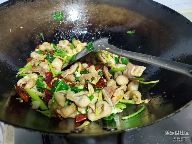 【登哥美食志】真香來(lái)襲-爆炒肥腸