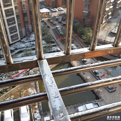 雪后的晴天,可惜疫情讓人出不了門·