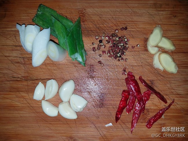 【家常菜】+汪丫魚(yú)燉豆腐