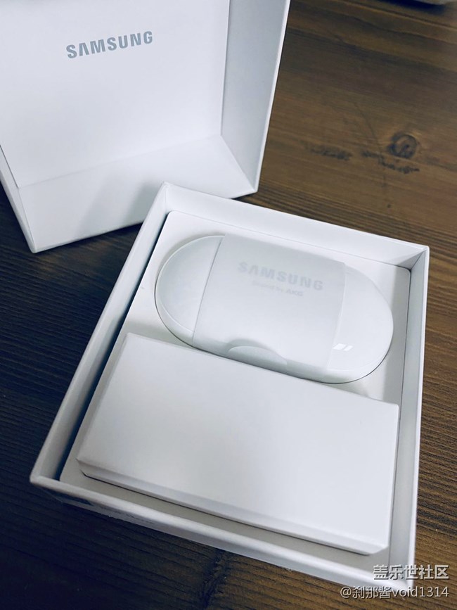 三星2020新品 Galaxy Buds+ 白色 簡單開箱上手