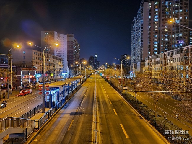 S20 Ultra 后置夜景.jpg