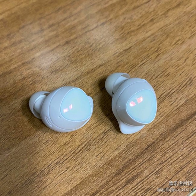 三星2020新品 Galaxy Buds+ 白色 簡單開箱上手