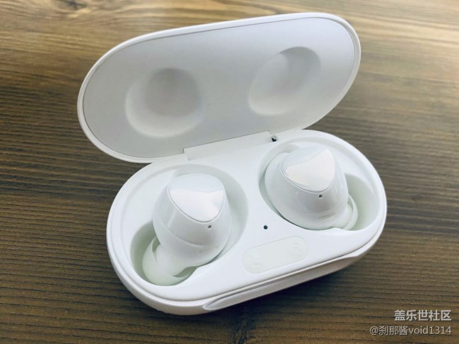三星2020新品 Galaxy Buds+ 白色 簡單開箱上手