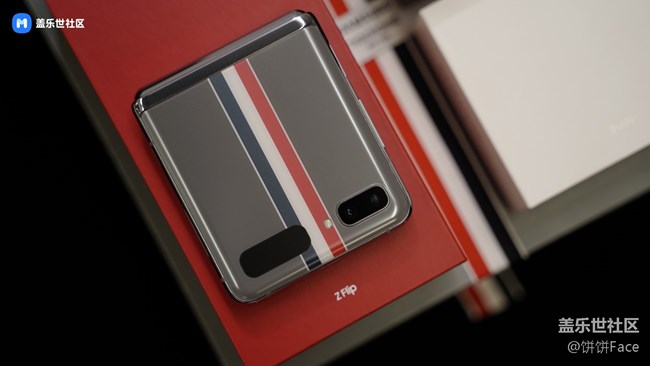 時尚新體驗 三星Galaxy Z Flip Thom Browne 限量版