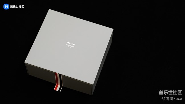 時尚新體驗 三星Galaxy Z Flip Thom Browne 限量版