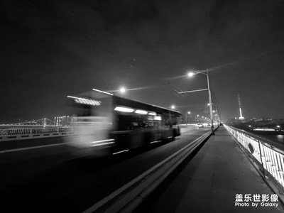 武漢加油！