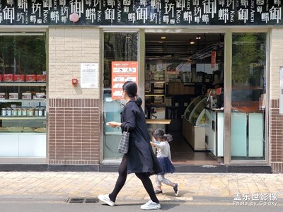 跟著媽媽快走