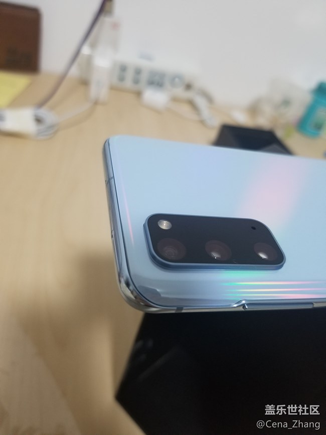 s20 中框與后蓋之間的縫隙，松動(dòng)的電源鍵，大家有沒(méi)有？
