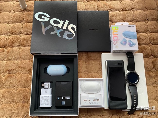 最近我們FOLD板塊好安靜，發(fā)張升級后的全家福吧